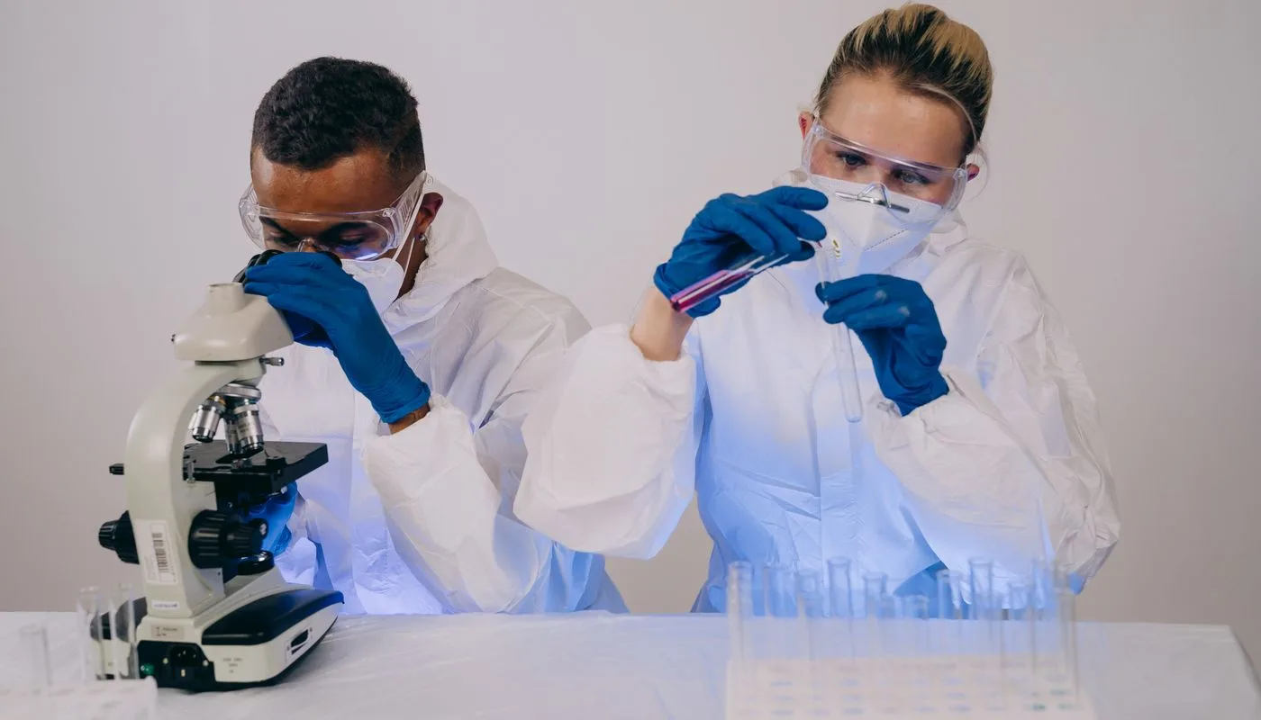 QVCT en industrie pharmaceutique : relier terrain, qualité et QHSE